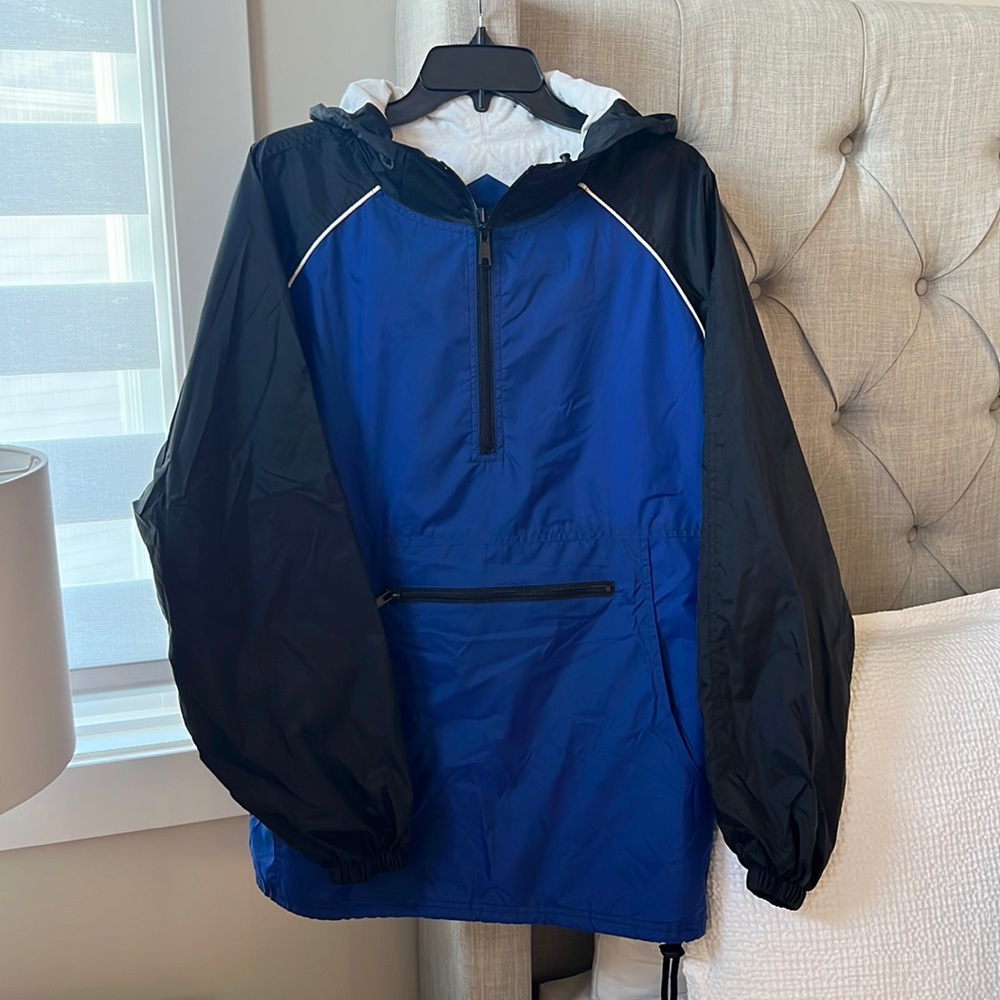 Men’s Windbreaker Size: M